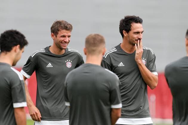 l r Thomas Mueller 25 FC Bavaria Munich and Mats Hummels 5 FC Bavaria Munich well mood Training FC Bavaria Munich Football Champions League 11 09 2017 Munich Bavaria Germany Copyright: xkolbert-press ChristianxKolbertx