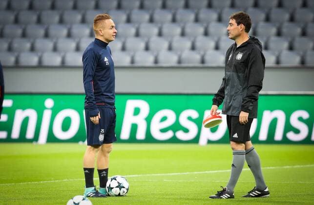Anderlecht s Adrien Trebel and Anderlecht s head coach Rene Weiler pictured during a training session of Belgian soccer team RSC Anderlecht, Monday 11 September 2017 in Munich, Germany. Tomorrow Anderlecht is playing the first game in the group stage (Group B) of the UEFA Champions League competition against German club Bayern Munich. VIRGINIExLEFOUR  x05163106x