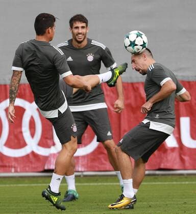 James Rodriguez left against Franck Ribery Javi Martinez looks to Football Champions League Training FC Bavaria Munich 11 09 2017
