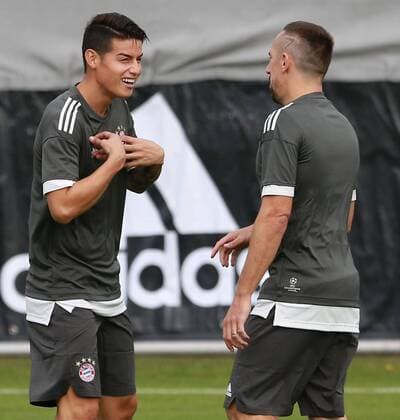 James Rodriguez left in Conversation with Franck Ribery Football Champions League Training FC Bavaria Munich 11 09 2017