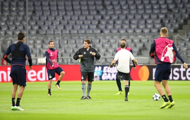 Anderlecht s head coach Rene Weiler gestures during a training session of Belgian soccer team RSC Anderlecht, Monday 11 September 2017 in Munich, Germany. Tomorrow Anderlecht is playing the first game in the group stage (Group B) of the UEFA Champions League competition against German club Bayern Munich. VIRGINIExLEFOUR  x05163157x