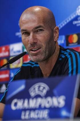 Real Madrid s head coach, French Zinedine Zidane, speaks during a press conference PK Pressekonferenz following to a training session of the team at the Valdebebas sports facilities in Madrid, Spain, on 12 September 2017. Real Madrid will face Apoel FC in a UEFA Champions League s groups stage match on 13 September 2017. Real Madrid s press conference !ACHTUNG: NUR REDAKTIONELLE NUTZUNG!  Copyright: xEmilioxNaranjox GRA192 20170912-636408229344705244