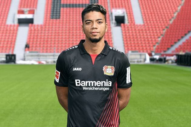 Football ger 1 BL Portrait session 2017 2018 Bayer Leverkusen Benjamin Henrichs Lev Single Portrait Portrait