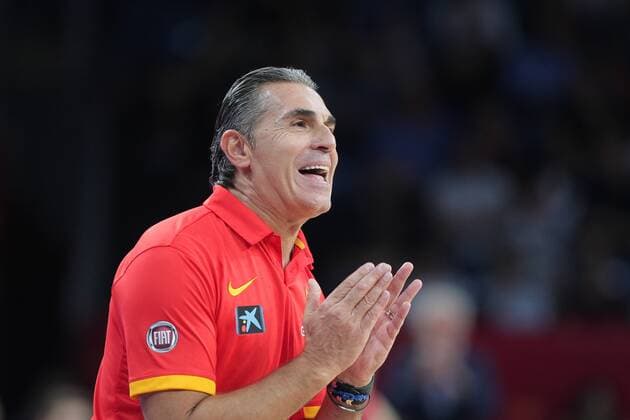 Head Coach Sergio Scariolo of Spain the during the FIBA Eurobasket quarter Final match between Spain and Germany at Sinan Erdem Arena in Istanbul , Turkey on September 12 , 2017. 