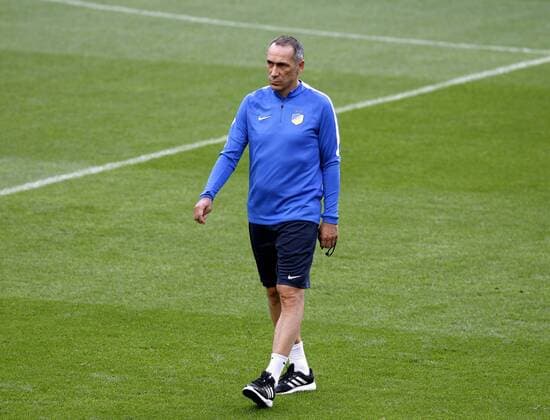 Apoel FC s coach Giorgos Donis (C) participates in a trainign session at the Santiago Bernabeu stadium in Madrid, Spain, 12 September 2017. Apoel FC will face Real Madrid tomorrow for the first round of the UEFA Champions League. Apoel FC s training session !ACHTUNG: NUR REDAKTIONELLE NUTZUNG!  Copyright: xJavierxLopezx MAD009 20170912-636408452023661938