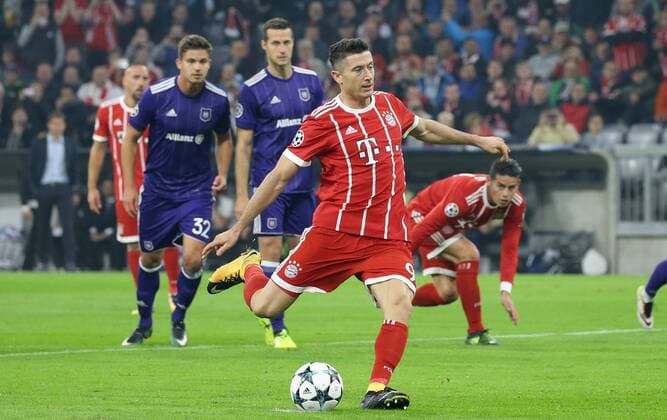 Munich Football UEFA Champions League Bavaria Munich vs RSC Anderlecht goal to 1 0 Robert Lewandowski Bavaria transforms a Penalty