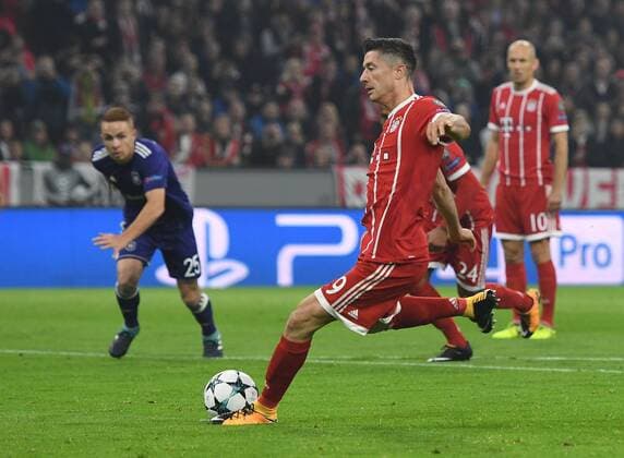 12 09 2017 xfux Football Champions League FC Bavaria Munich RSC Anderlecht emspor v l Robert Lewandowski FC Bavaria Munich Goal Scored goal to 1 0 Munich