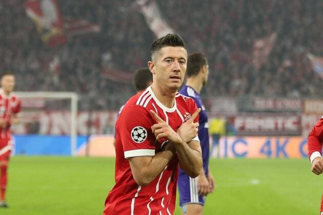 goal celebration from Robert Lewandowski 9 FC Bavaria Munich Per Foul Penalty to 1 0 FC Bavaria Munich vs RSC Anderlecht Football Fight Champions League 12 09 2017 Munich Bavaria Germany Copyright: xkolbert-press ChristianxKolbertx