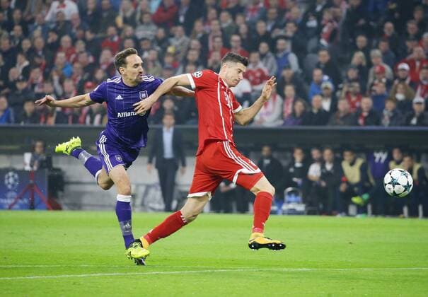 Munich Football UEFA Champions League Bavaria Munich vs RSC Anderlecht Foul from Sven Kums Anderlecht to Robert Lewandowski Bavaria leads to Penalty for Bavaria and to Red Card for Sven Kums