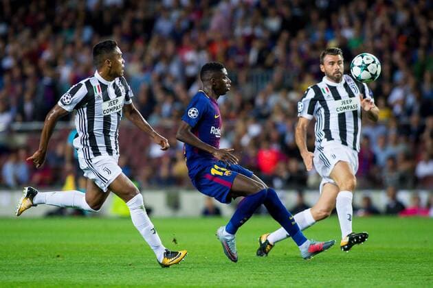12th September 2017, Camp Nou, Barcelona, Spain; UEFA Champions League Group stage, FC Barcelona Barca versus Juventus; Ousmane Demb& xe9;l& xe9; of FC Barcelona fight the ball against Juventus defense  ActionPlus11929430