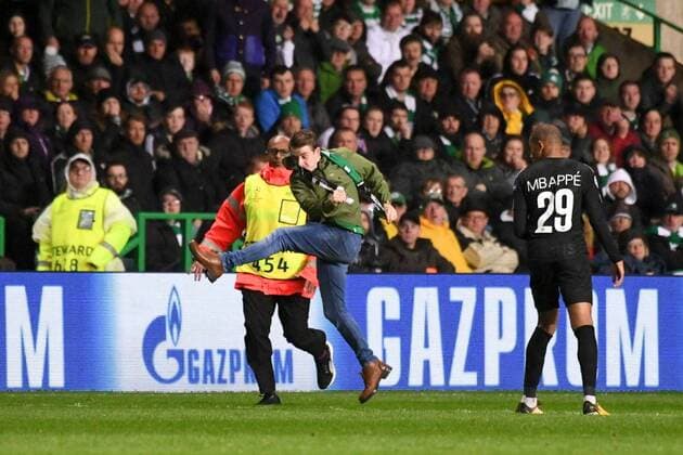 ILLUSTRATION - SUPPORTER - INCIDENT - ENVAHISSEMENT DE TERRAIN FOOTBALL : Celtic Glasgow vs Paris SG - Ligue des Champions - 12 09 2017 AnthonyBIBARD FEP Panoramic 