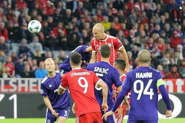 in duel Action shot Penalty Arjen seals 10 FC Bavaria Munich Uros Spajic 5 RSC Anderlecht Robert Lewandowski 9 FC Bavaria Munich Sofiane Hanni 94 RSC Anderlecht FC Bavaria Munich vs RSC Anderlecht Football Fight Champions League 12 09 2017 Munich Bavaria Germany Copyright: xkolbert-press ChristianxKolbertx