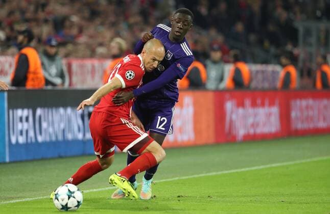Bayern s Arjen Robben and Anderlecht s Dennis Appiah fight for the ball during a soccer game between German team FC Bayern Munich and Belgian club RSC Anderlecht, Tuesday 12 September 2017 in Munich, Germany, the first game in the group stage (Group B) of the UEFA Champions League competition. VIRGINIExLEFOUR  x05163681x
