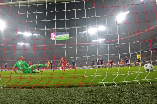 Matz Sels RSC Anderlecht 1 can the Penalty from Robert Lewandowski FC Bavaria Munich 9 not hold FC Bavaria Munich vs RSC Anderlecht Cham FC Bavaria Munich vs RSC Anderlecht Champions League Football 12 09 2017 Football 12 09 2017 Munich Copyright: xLanger Eibner-Pressefotox EP_HLR