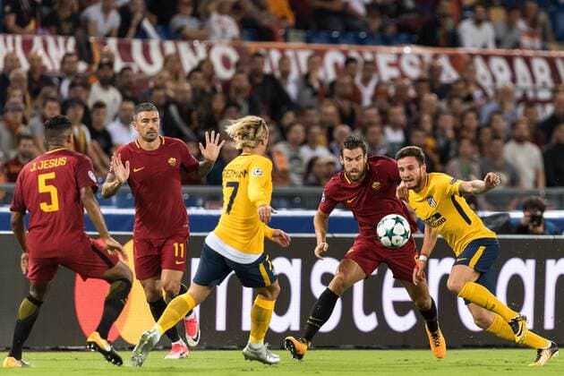 (L-R) Juan Jesus of AS Roma, Aleksandar Kolarov of AS Roma, Antoine Griezmann of Club Atletico de Madrid, Kevin Strootman of AS Roma, during the UEFA Champions League group C match match between AS Roma and Atletico Madrid on September 12, 2017 at the Stadio Olimpico in Rome, Italy. UEFA Champions League 2017 2018 xVIxVIxImagesx xGerritxvanxKeulenxIVx 8726730