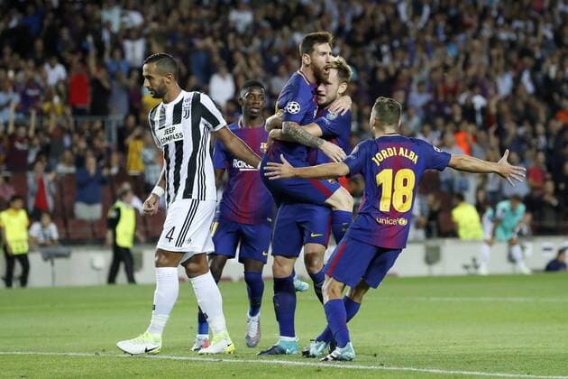 (L-R) Medhi Benatia of Juventus FC, Ousmane Dembele of FC Barcelona Barca Lionel Messi of FC Barcelona, Ivan Rakitic of FC Barcelona, Jordi Alba of FC Barcelona during the UEFA Champions League group D match between FC Barcelona and Juventus FC on September 12, 2017 at the Camp Nou stadium in Barcelona, Spain. UEFA Champions League 2017 2018 xVIxVIxImagesx xMauricexvanxSteenxIVx 8727038