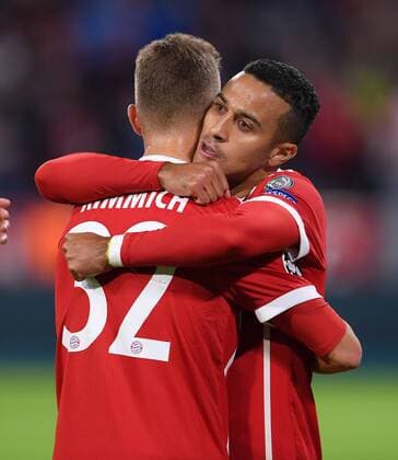 Football Champions League Season 2017 2018 Group stage FC Bavaria Munich RSC Anderlecht 12 09 2017 goal celebration After the 2 0 Joshua KIMMICH and Scorer Thiago Alcantara right both FC Bavaria Munich Munich