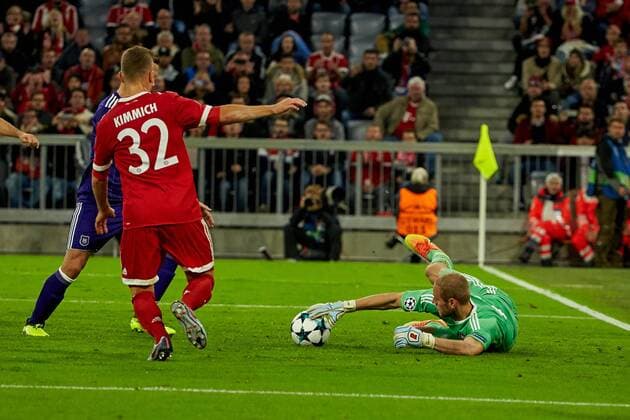 Munich Germany 12 09 2017 UEFA Champions League 2017 18 Season 1st Game Day FC Bavaria Munich RSC Anderlecht Goalkeeper Matz Sels Anderlecht right saves before Joshua KIMMICH FCB 2 v l DeFodi049