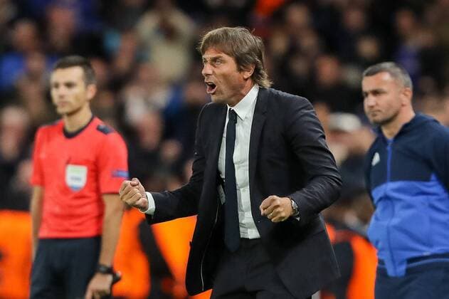 London England 12 09 2017 UEFA Champions League 2017 18 Season 1st Game Day FC Chelsea Qarabag Agdam goal to 1 0 Scorer Pedro Rodriguez FCC Coach Antonio Conte FCC cheering DeFodi048