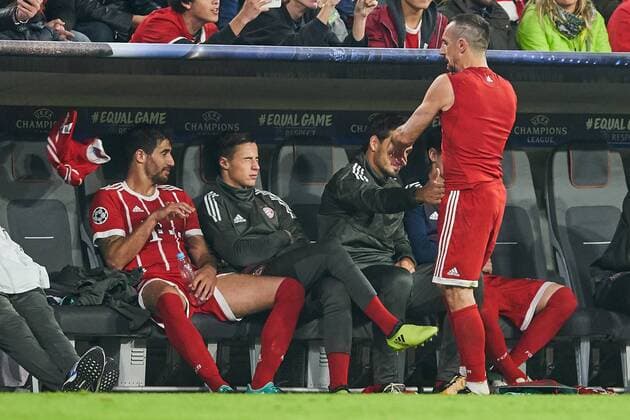 F Franck Ribery FCB 7 wuetend After Replacement Exchange Players change team manager Head coach Carlo Ancelotti FCB Hasan Brazzo Salihamidzic FCB Sports Director FC Bavaria Munich RSC Anderlecht Group stage Leg Football UEFA Champions League Munich 12 09 2017 CL Season 2017 2018
