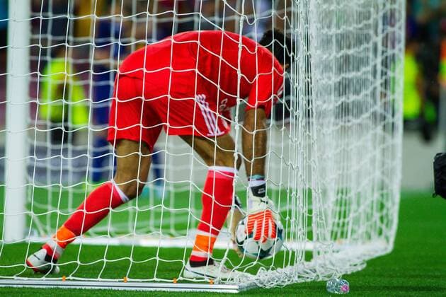 Bilder des Tages - SPORT 12th September 2017, Camp Nou, Barcelona, Spain; UEFA Champions League Group stage, FC Barcelona Barca versus Juventus; Gianluigi Buffon of Juventus disappointed after the goal for 1-0 from Leo Messi of FC Barcelona  ActionPlus11929499