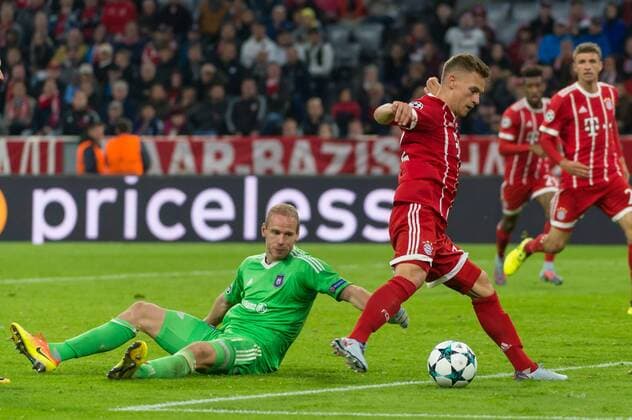 Munich Germany 12 09 2017 UEFA Champions League 2017 18 Season 1st Game Day FC Bavaria Munich RSC Anderlecht goal to 3 0 with v l Matz Sels 1 RSC Anderlecht and Joshua KIMMICH 32 FC Bavaria Munich