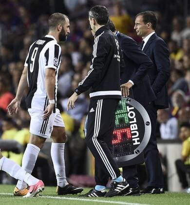Db Barcellona (Spagna) 12 09 2017 - Champions League Barcellona-Juventus foto Daniele Buffa Image nella foto: Gonzalo Higuain-Massimiliano Allegri 