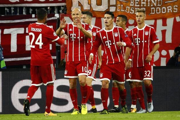 MUNCHEN,GERMANY - SEPTEMBER 12 : Arjen Robben of Bayern Munchen - Thiago Alcantara of Bayern Munchen scores and celebrates during the match between Bayern Munchen and Rsc Anderlecht - UEFA Champions League, on the Allianz Arena FOOTBALL : Bayern Munchen vs Rsc Anderlecht - Ligue des Champions - 12 09 2017 PhotoNews Panoramic  775030897