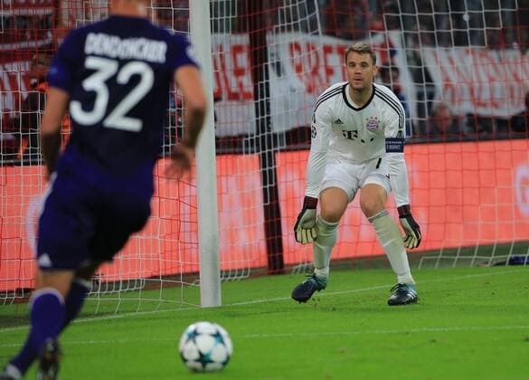 CL FCB vs RSC Anderlecht Champions League Alliance Arena Munich Football Sports in Picture Leander Dendoncker Anderlecht vs Goalkeeper Manuel later FCB