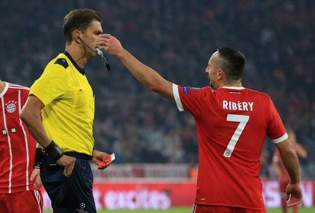 CL FCB vs RSC Anderlecht Champions League Alliance Arena Munich Football Sports in Picture Paolo Tagliavento and Franck Ribery FCB gets yellow