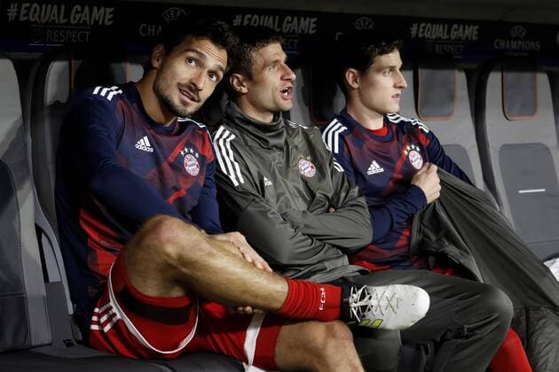 Mueller Thomas team FC Bavaria Munich on the Substitutes u0026 39; bench with Hummels Mats and Rudy Sebastian Champions League Group B Season 2017 2018 Game FC Bavaria Munich RSC Anderlecht at 12 September 2017 in the Alliance Arena in Munich