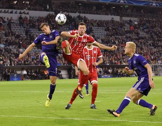 12 09 2017 Football Champions League 2017 2018 FC Bavaria Munich RSC Anderlecht in the Alliance Arena Munich v left Uros Spajic RSC Anderlecht against Robert Lewandowski FC Bavaria Munich