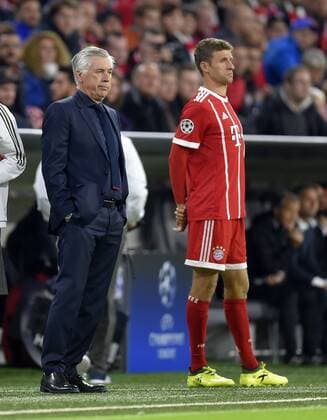 12 09 2017 Football Champions League 2017 2018 FC Bavaria Munich RSC Anderlecht in the Alliance Arena Munich team manager Carlo Ancelotti FC Bavaria Munich and Thomas Mueller right FC Bavaria Munich