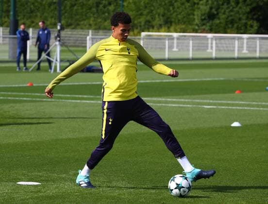 September 12, 2017 - Enfield, Greater London, United Kingdom - Tottenham Hotspur s Dele Alli.during a Tottenham Hotspur training session ahead of the UEFA Champions League Group H match against Borussia Dortmund at Tottenham Hotspur Training centre on 12 Sept , 2017 in Enfield, England. Tottenham Hotspur Training Session  - ZUMAn230 20170912_zaa_n230_421 Copyright: xKieranxGalvinx
