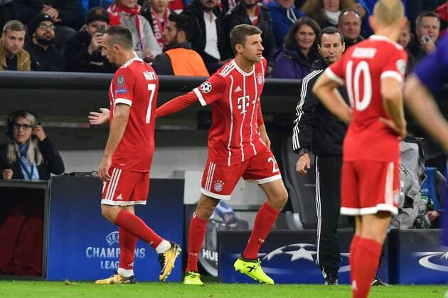 Franck Ribery Bavaria Munich is at Replacement wuetend annoyed Anger Anger denied the Handshake Einwechslung from Thomas Mueller Mueller Bavaria Munich Action shot FC Bavaria Munich RSC Anderlecht 3 0 Football Champions League Group stage at 12 09 2017 A l l I A n Z A r E n A