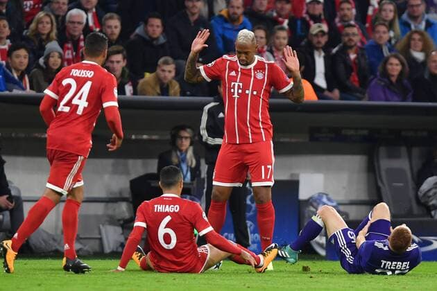 Hi Jerome Boateng Bavaria Munich A Bottom Thiago Alcantara FCB Adrien Trebel Anderlecht left Corentin Tolisso Bavaria Munich Action shot FC Bavaria Munich RSC Anderlecht 3 0 Football Champions League Group stage at 12 09 2017 A l l I A n Z A r E n A