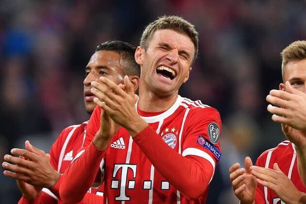 Final cheering Thomas Mueller Mueller Bavaria Munich laughs Laughing laughing optimistic gutgelaunt cheering happiness Enthusiasm Action shot FC Bavaria Munich RSC Anderlecht 3 0 Football Champions League Group stage at 12 09 2017 A l l I A n Z A r E n A