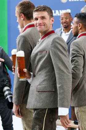 well mood to his Birthday Thomas Mueller 25 FC Bavaria Munich FC Bavaria Munich Leather pants Shooting Football 13 09 2017 Munich Bavaria Germany Copyright: xkolbert-press ChristianxKolbertx