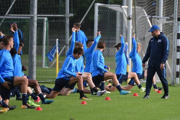 Football men UEFA Euro League Season 2017 18 Hertha BSC Training Warm-up before the Training 13 09 17 Copyright: xMichaelxHundtx xMatthiasxKochx