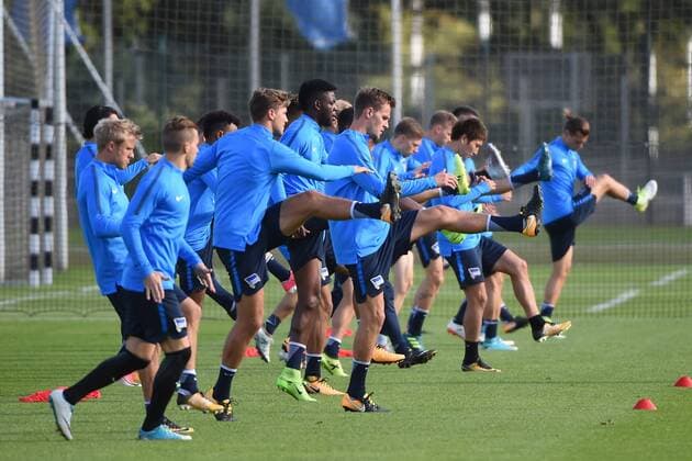 Football men UEFA Euro League Season 2017 18 Hertha BSC Training Warm-up before the Training 13 09 17 Copyright: xMichaelxHundtx xMatthiasxKochx