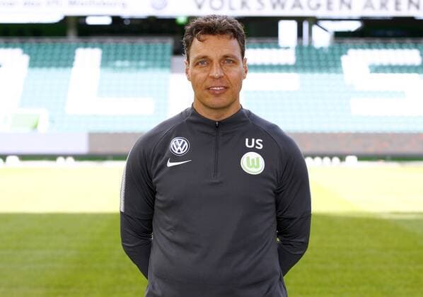 Uwe Speidel Co team manager Sports Football Football DFL First 1 Bundesliga men Season 2017 2018 13 09 2017 VfL Wolfsburg Portrait session Kader Portrait presentation Presentation Press call