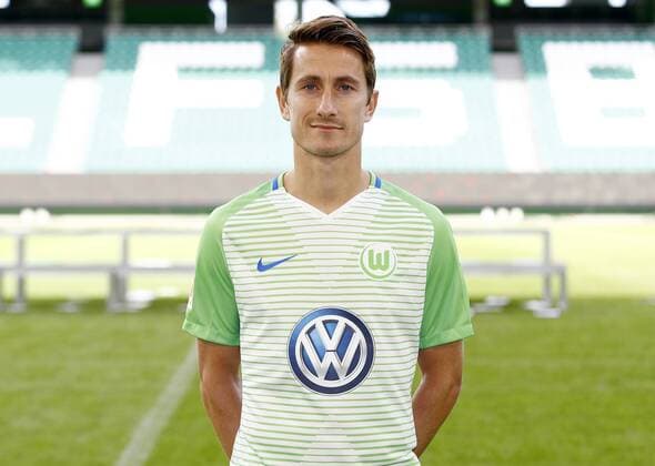 Paul Verhaegh 3 Wolfsburg Sports Football Football DFL First 1 Bundesliga men Season 2017 2018 13 09 2017 VfL Wolfsburg Portrait session Kader Portrait presentation Presentation Press call