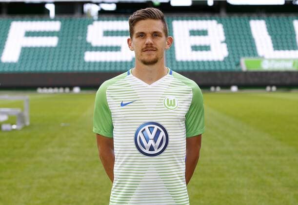 Sebastian Young 24 Wolfsburg Sports Football Football DFL First 1 Bundesliga men Season 2017 2018 13 09 2017 VfL Wolfsburg Portrait session Kader Portrait presentation Presentation Press call