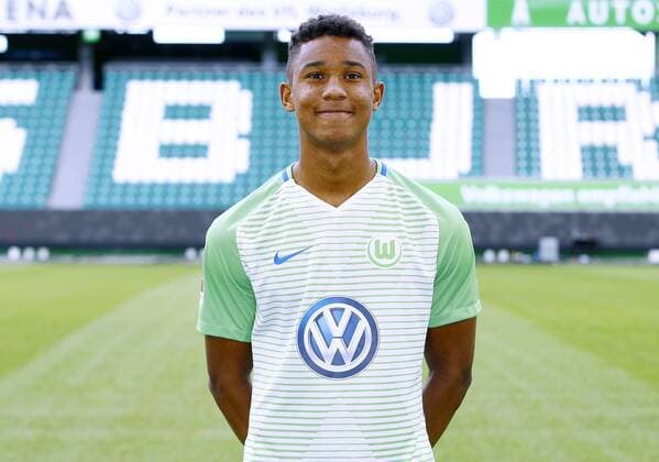 Ohis Felix UDUOKHAI 17 Wolfsburg Sports Football Football DFL First 1 Bundesliga men Season 2017 2018 13 09 2017 VfL Wolfsburg Portrait session Kader Portrait presentation Presentation Press call