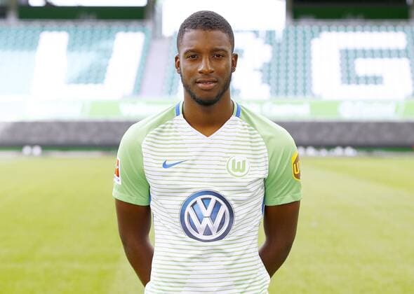 Riechedly Bazoer 6 Wolfsburg Sports Football Football DFL First 1 Bundesliga men Season 2017 2018 13 09 2017 VfL Wolfsburg Portrait session Kader Portrait presentation Presentation Press call