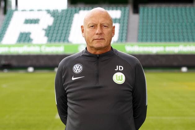 Joerg Drill Masseur Sports Football Football DFL First 1 Bundesliga men Season 2017 2018 13 09 2017 VfL Wolfsburg Portrait session Kader Portrait presentation Presentation Press call