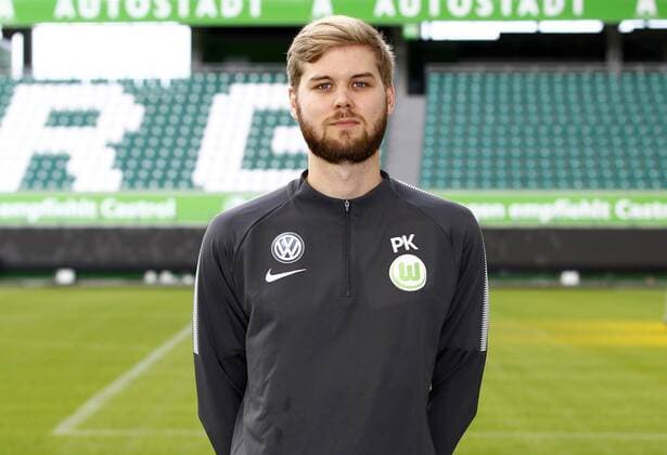 Patrick Physiotherapist Sports Football Football DFL First 1 Bundesliga men Season 2017 2018 13 09 2017 VfL Wolfsburg Portrait session Kader Portrait presentation Presentation Press call