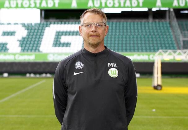 Manfred Kroß Masseur Sports Football Football DFL First 1 Bundesliga men Season 2017 2018 13 09 2017 VfL Wolfsburg Portrait session Kader Portrait presentation Presentation Press call