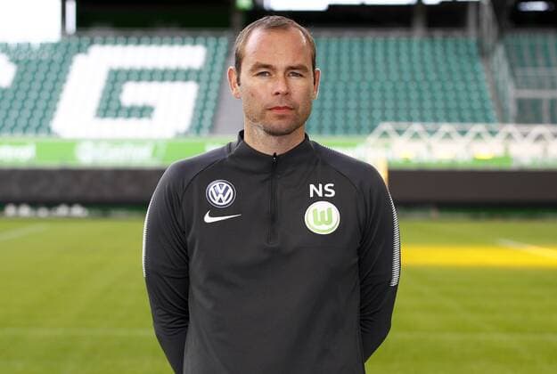 Nile Scholz Zeugwart Sports Football Football DFL First 1 Bundesliga men Season 2017 2018 13 09 2017 VfL Wolfsburg Portrait session Kader Portrait presentation Presentation Press call