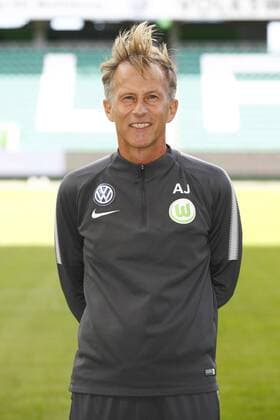 Andries Jonker team manager Wolfsburg Sports Football Football DFL First 1 Bundesliga men Season 2017 2018 13 09 2017 VfL Wolfsburg Portrait session Kader Portrait presentation Presentation Press call